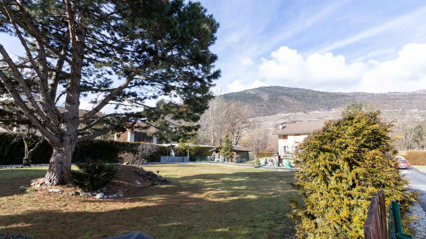 ZU VERKAUFEN MODERNE VILLA 5.5 ZIMMER IN GRONE - Foto 3 von 4