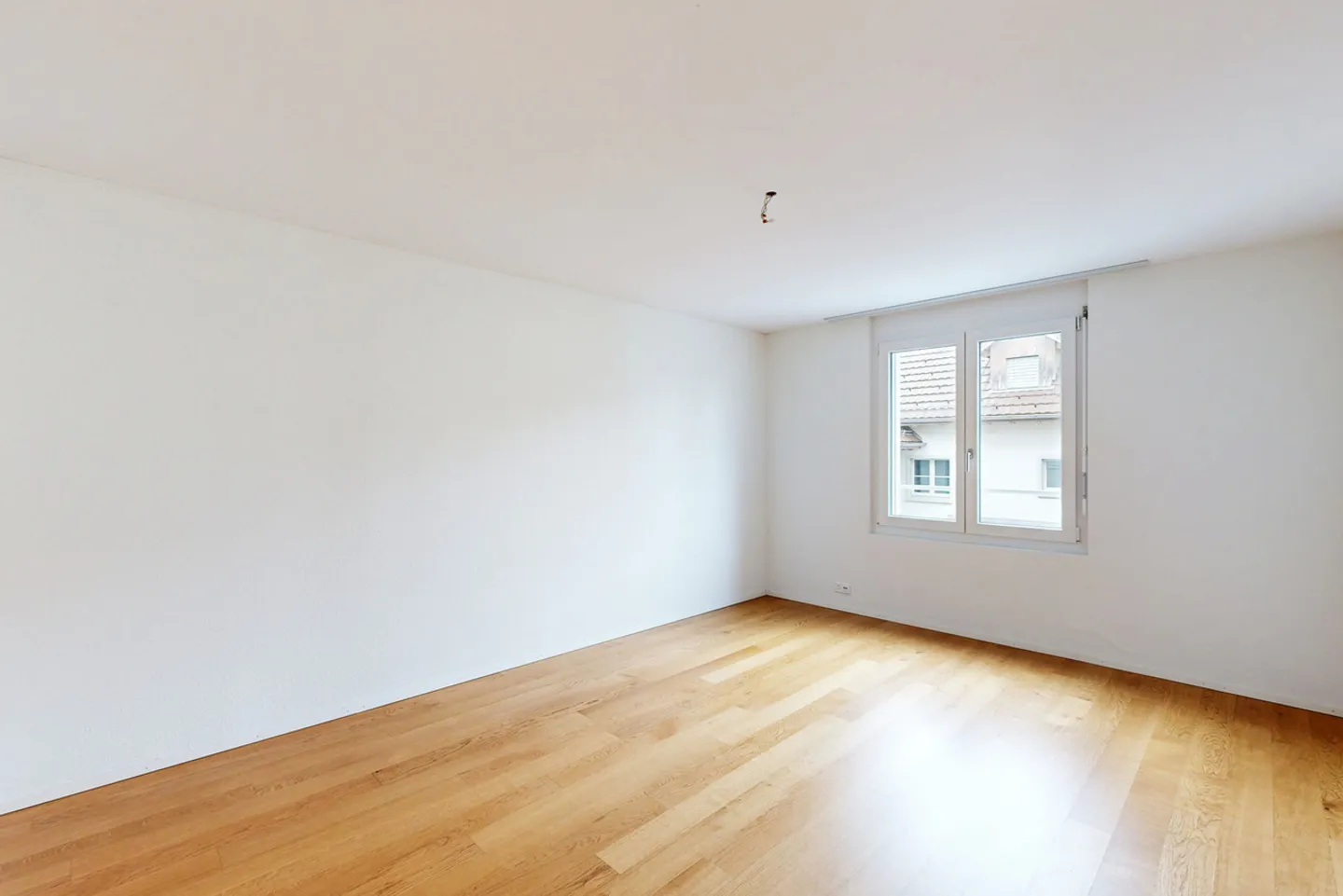 Modern 3.5-Room Apartment - Photo 10 of 11