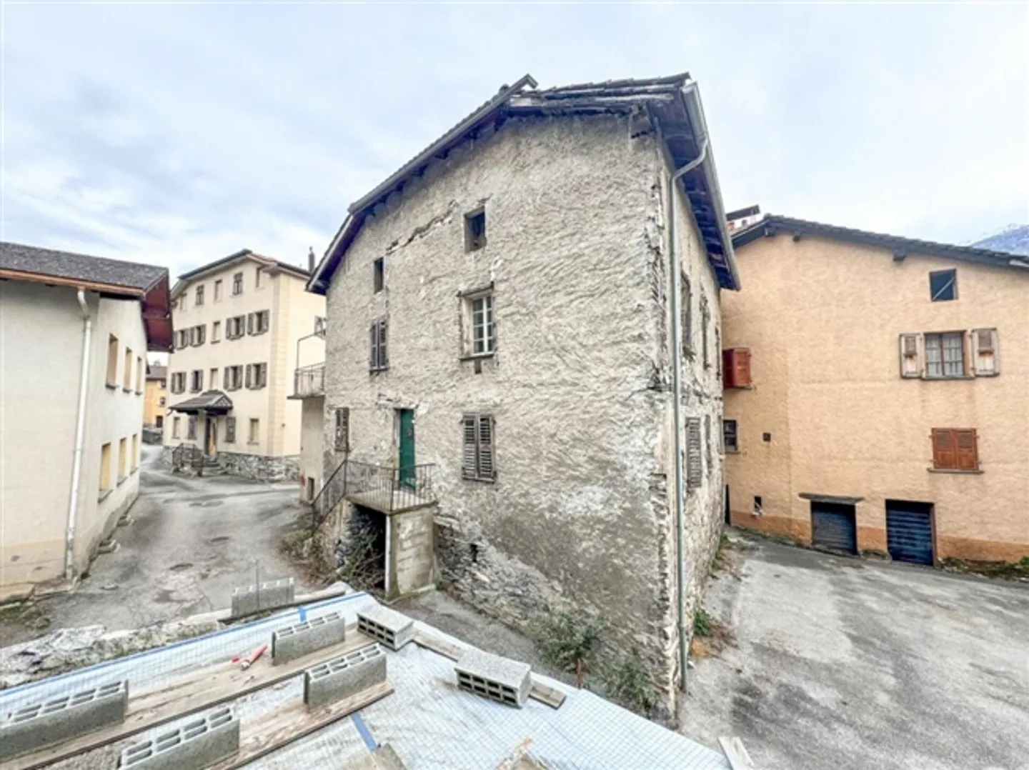 Casa plurifamiliare 10 camere ad Ardon - Foto 1 di 19