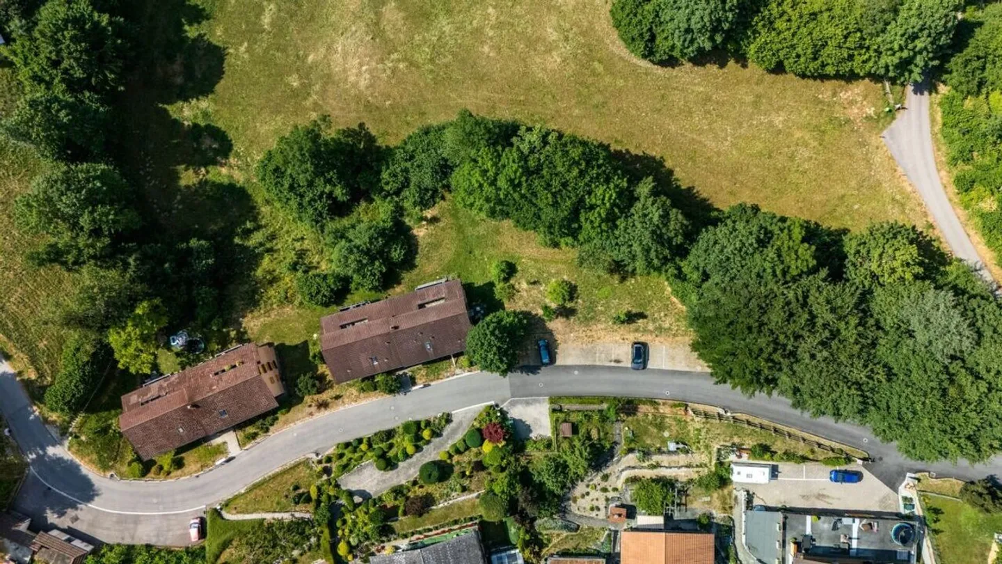 Casa plurifamiliare + 1 appartamento a Plasselb 75 - Foto 3 di 8