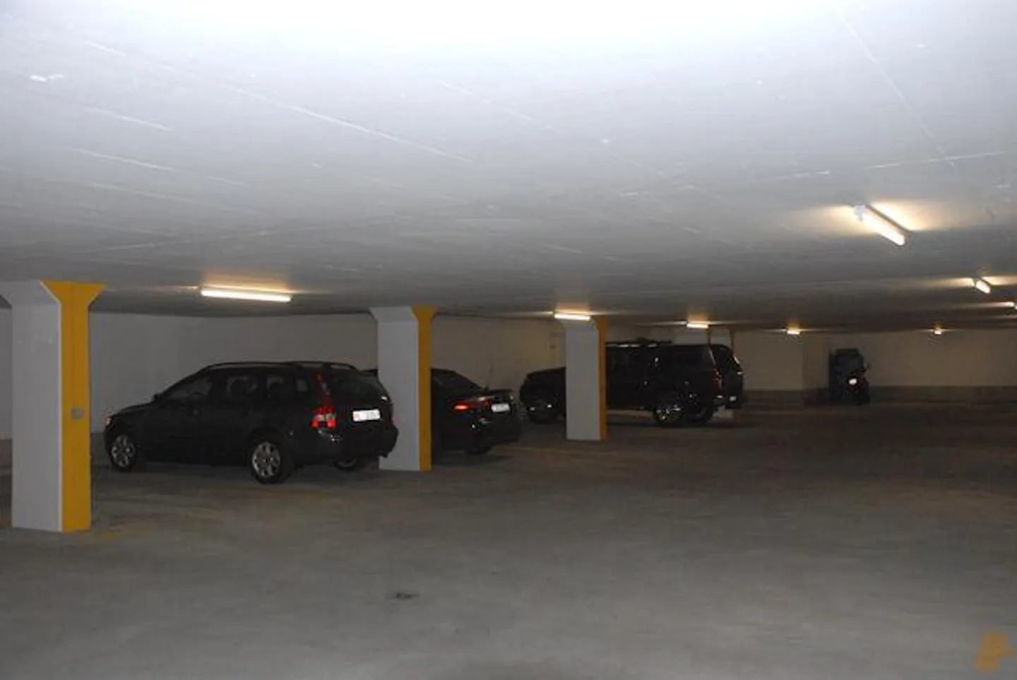 Einstellhallenplatz - Foto 1 von 1