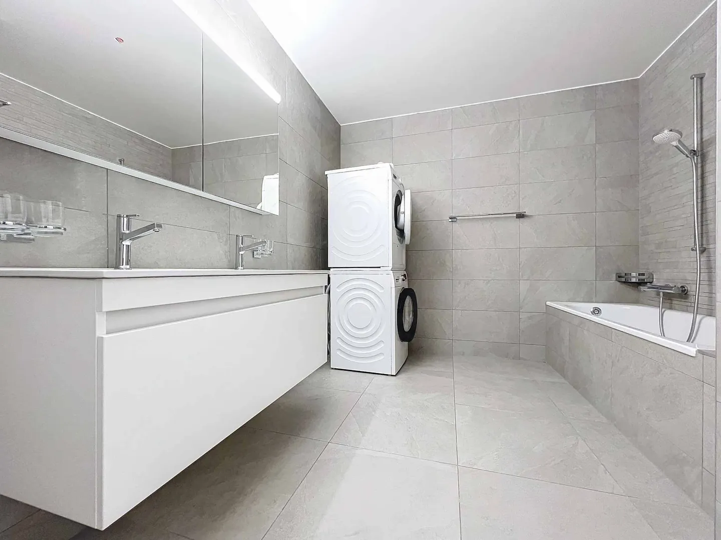 Appartamento Moderno con Vista Lago - Foto 4 di 6