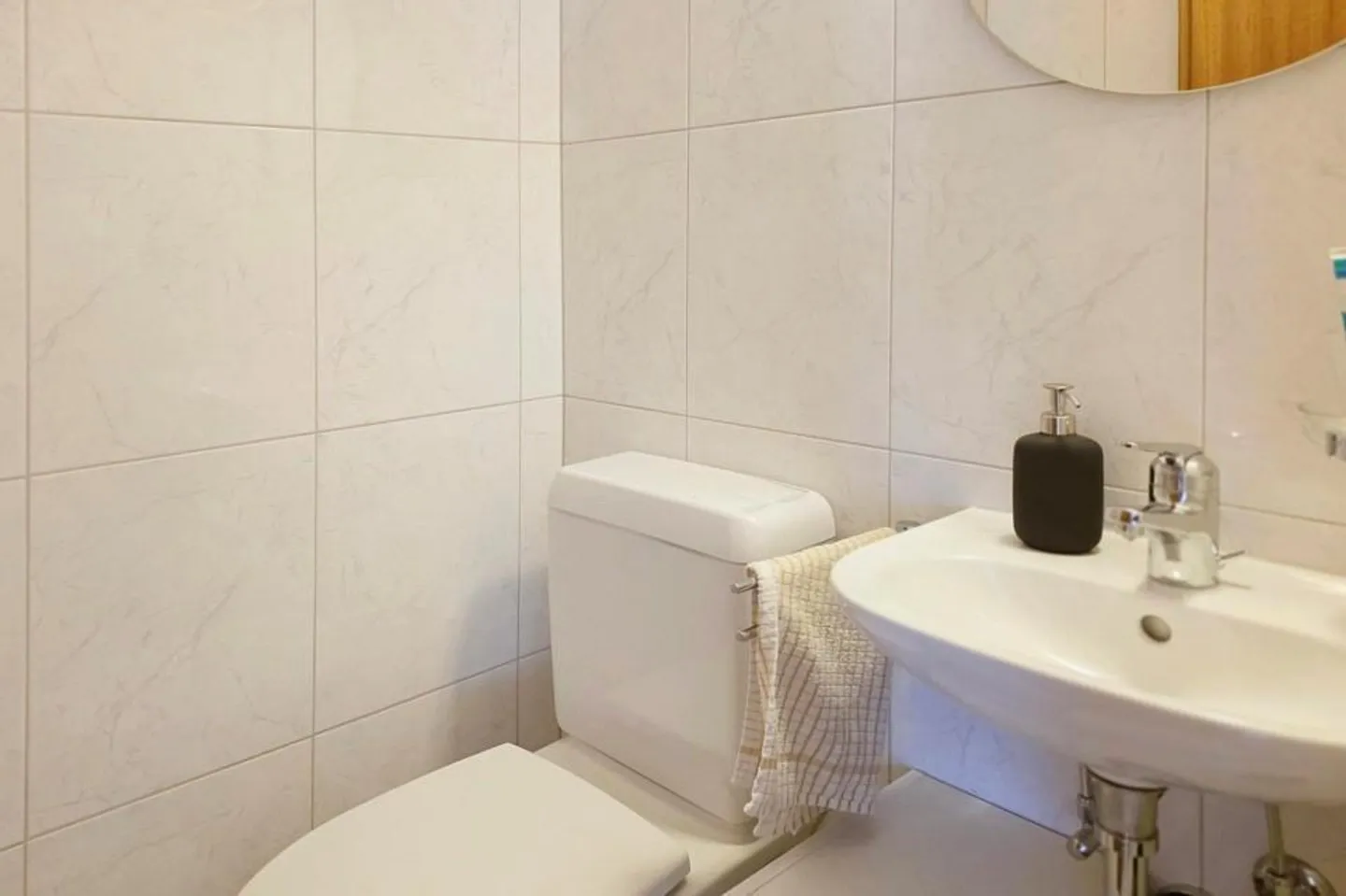 Attractive 3.5-room rental apartment in a central location in Schwyz - Photo 9 of 13