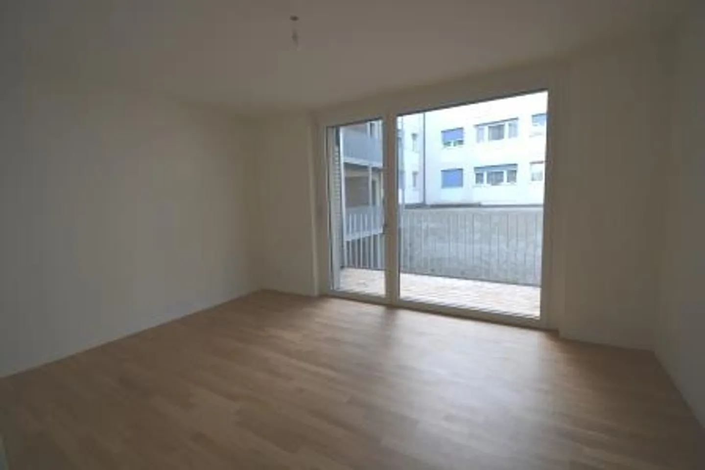 Appartement moderne de 4 pièces - Photo 5 sur 7