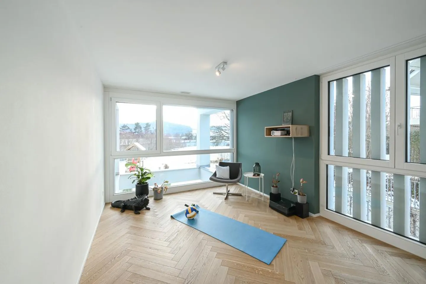 Appartement 4½ pièces de haute qualité et lumineux avec jardin - Photo 6 sur 7