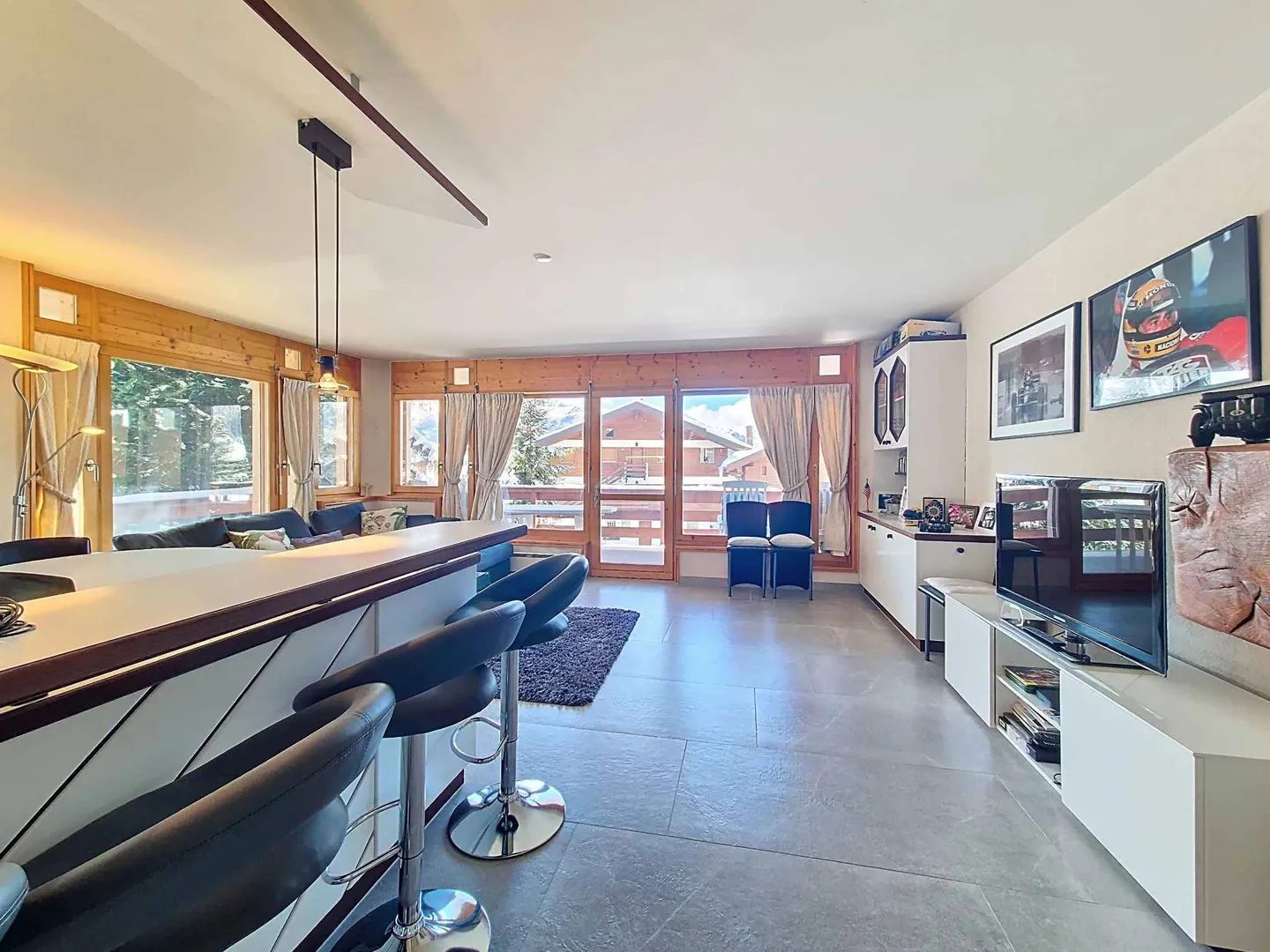 SCHÖNE 3-ZIMMER-WOHNUNG 100 M2 - ZENTRAL UND RUHIG - Foto 3 von 12