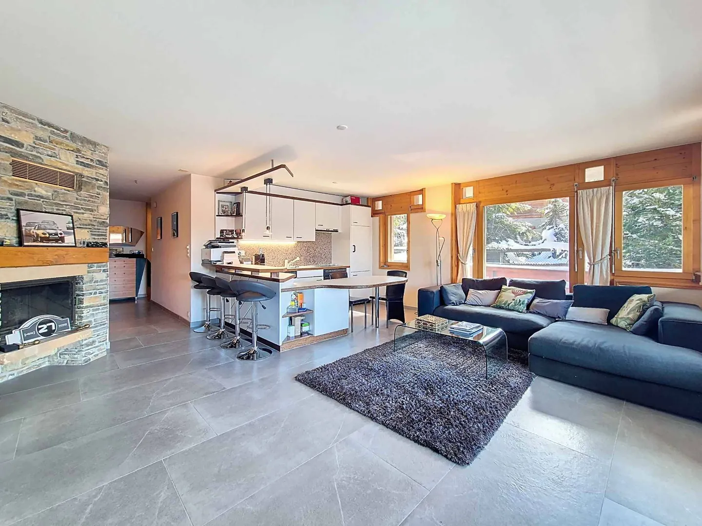 SCHÖNE 3-ZIMMER-WOHNUNG 100 M2 - ZENTRAL UND RUHIG - Foto 5 von 12