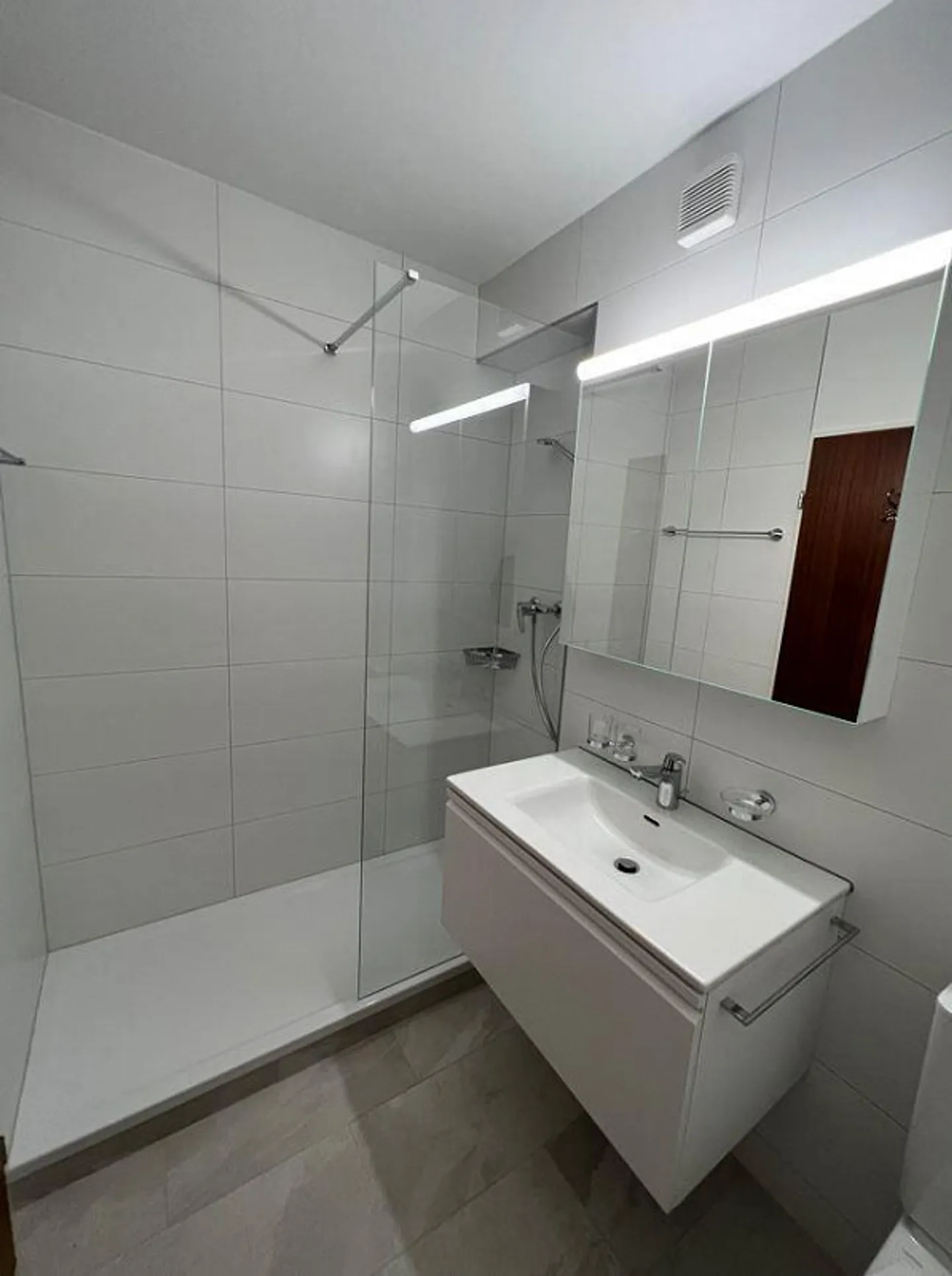 Appartement lumineux au centre de Reinach - Photo 6 sur 6