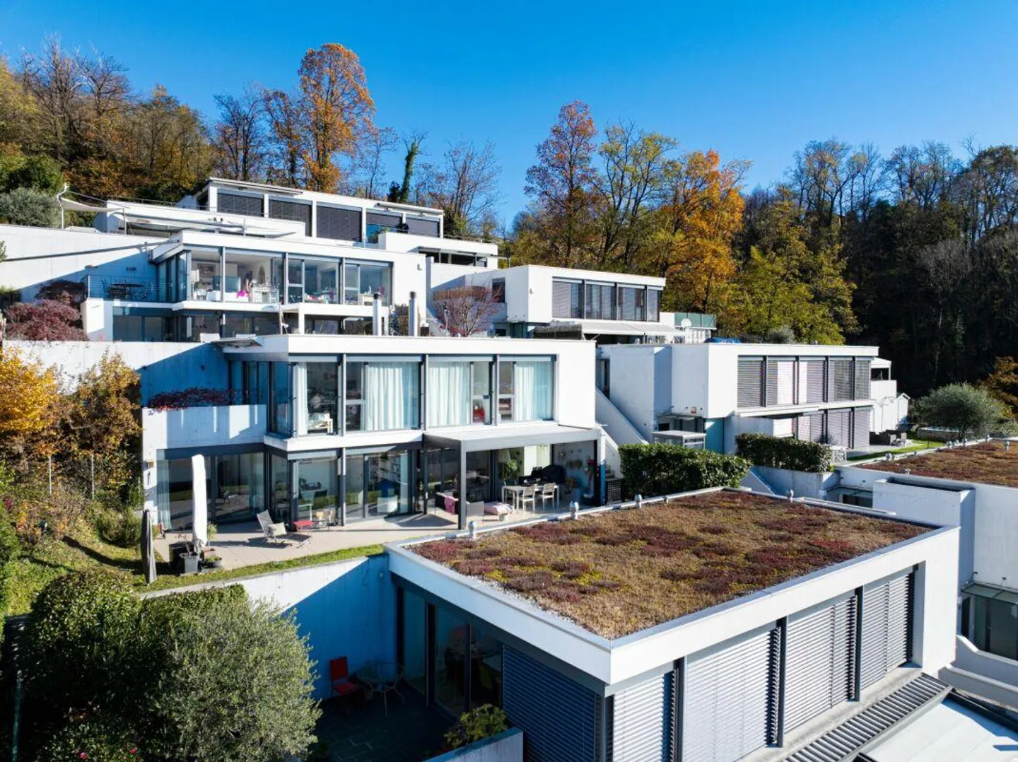 CADEMPINO - Elegante Wohnung mit herrlichem Garten - Foto 2 von 17