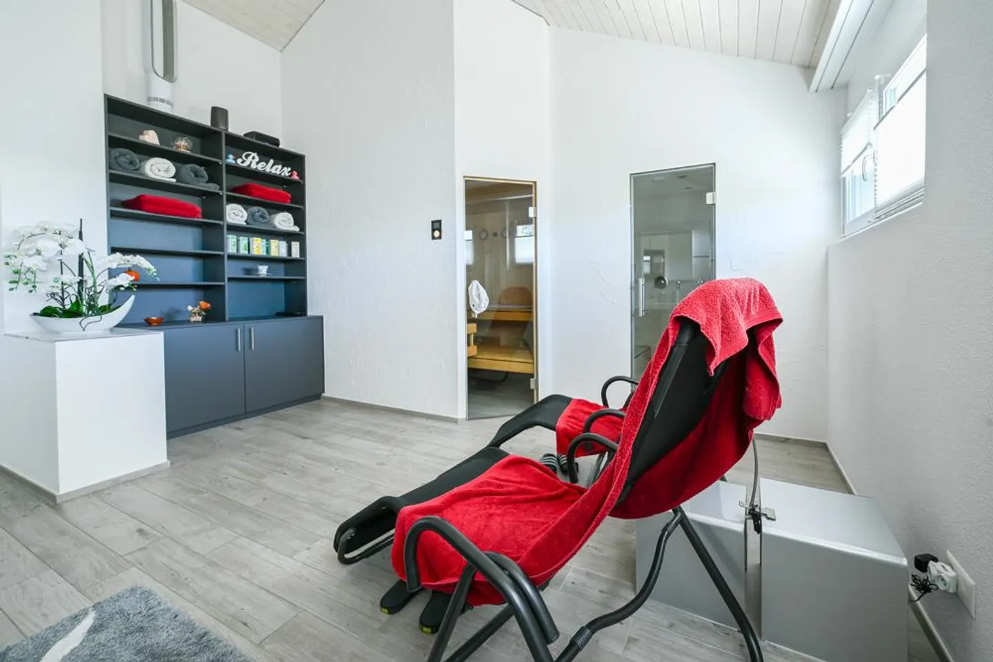 Stilvolles Familienhaus mit Wellness - Foto 5 von 7