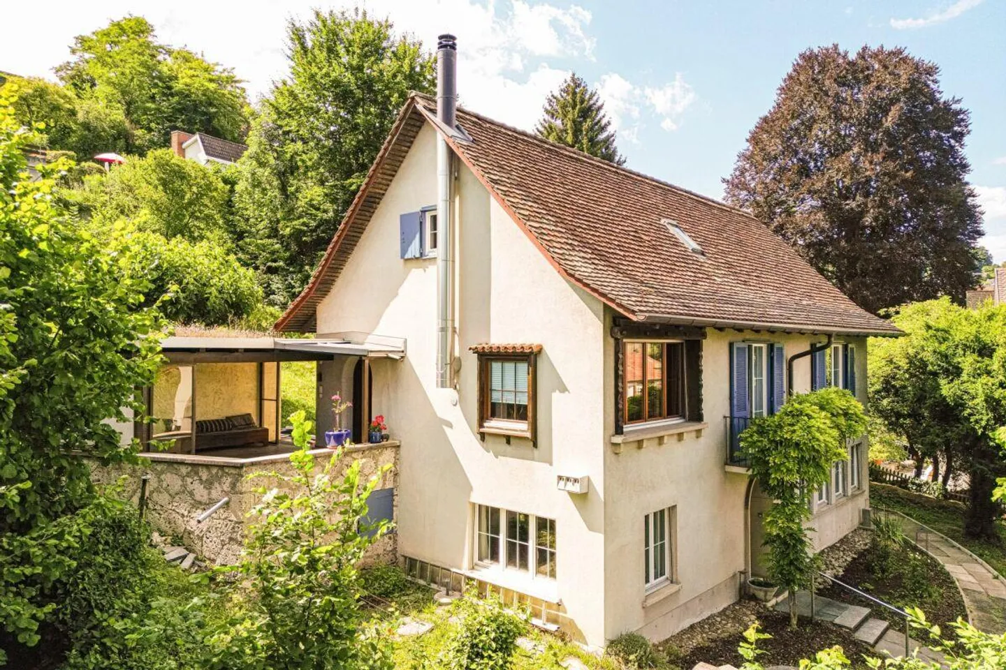 Historisches Einfamilienhaus trifft moderne Möglichkeiten - Photo 1 of 10