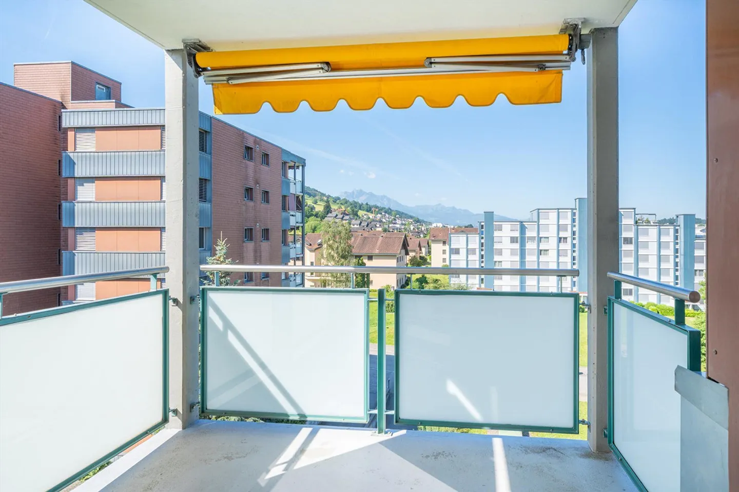 Zentral gelegene Wohnung mit Weitsicht - Foto 4 von 10