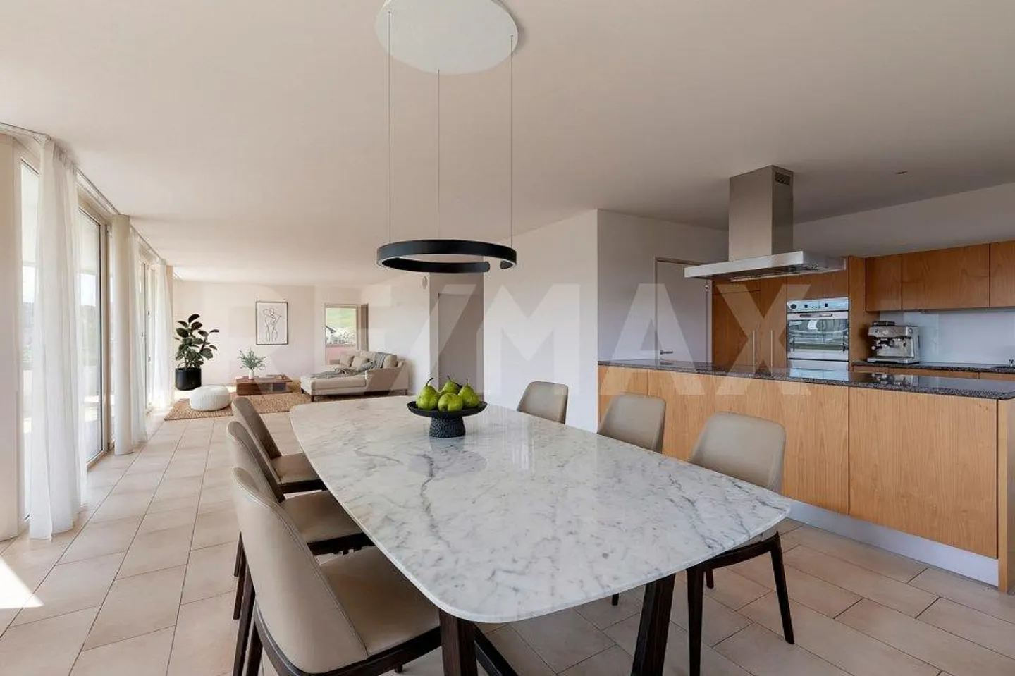 Condominio elegante in una casa plurifamiliare con 6 appartamenti - Foto 3 di 9