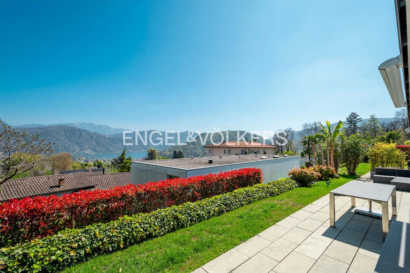 Elegantes modernes Appartement mit Panoramablick - Foto 1 di 19