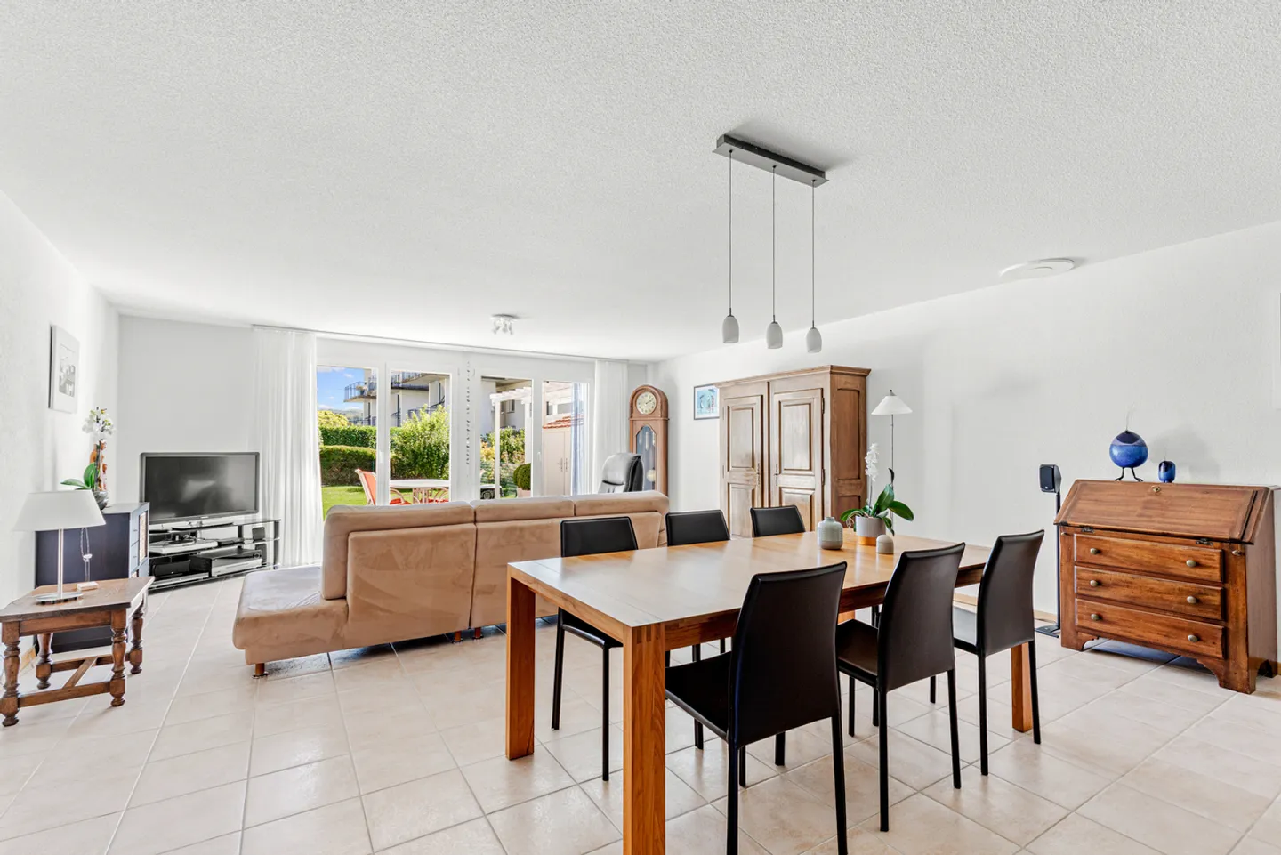 Amenities nearby! Ideal for a family! Spacious areas! - Photo 6 of 13