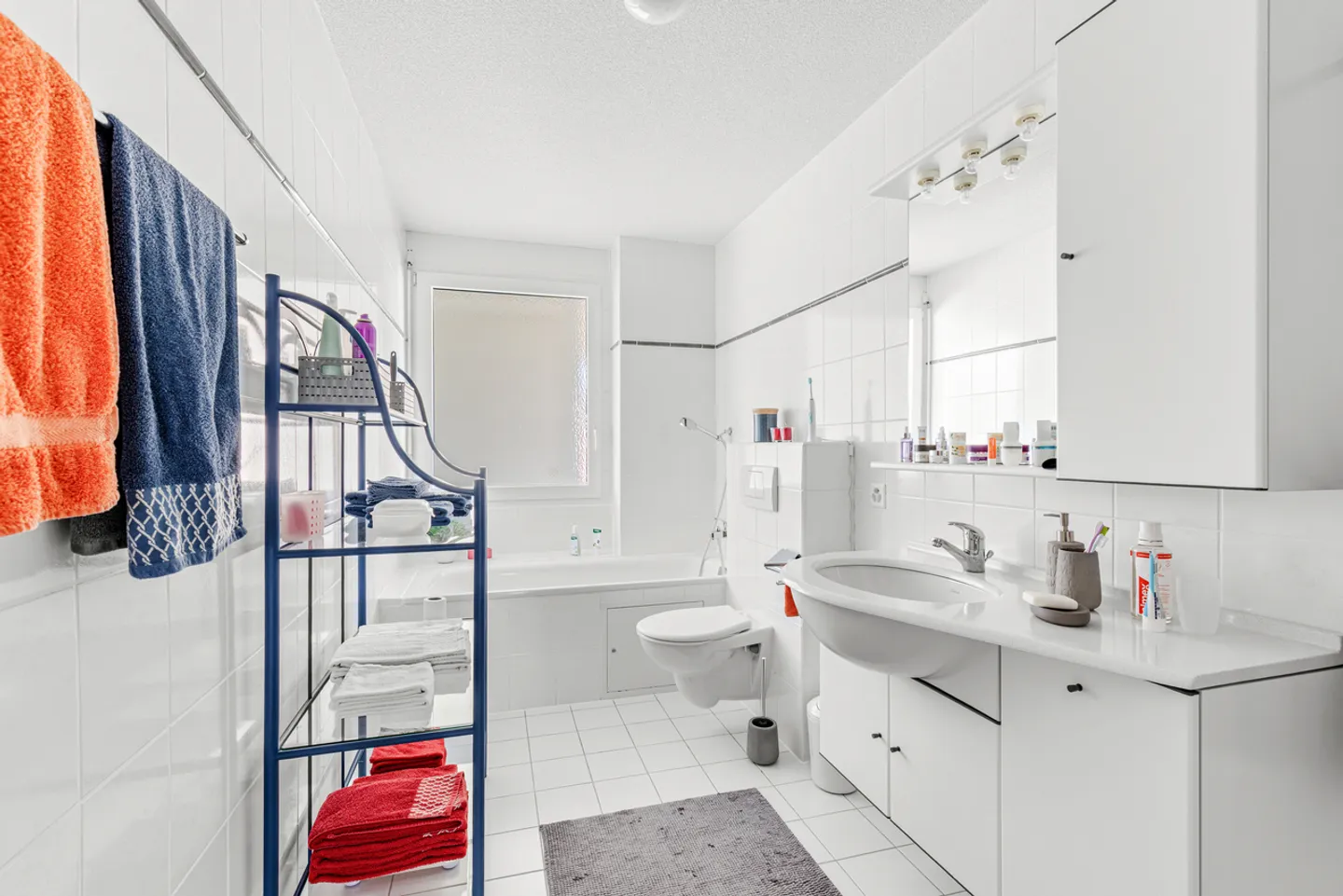 Amenities nearby! Ideal for a family! Spacious areas! - Photo 11 of 13