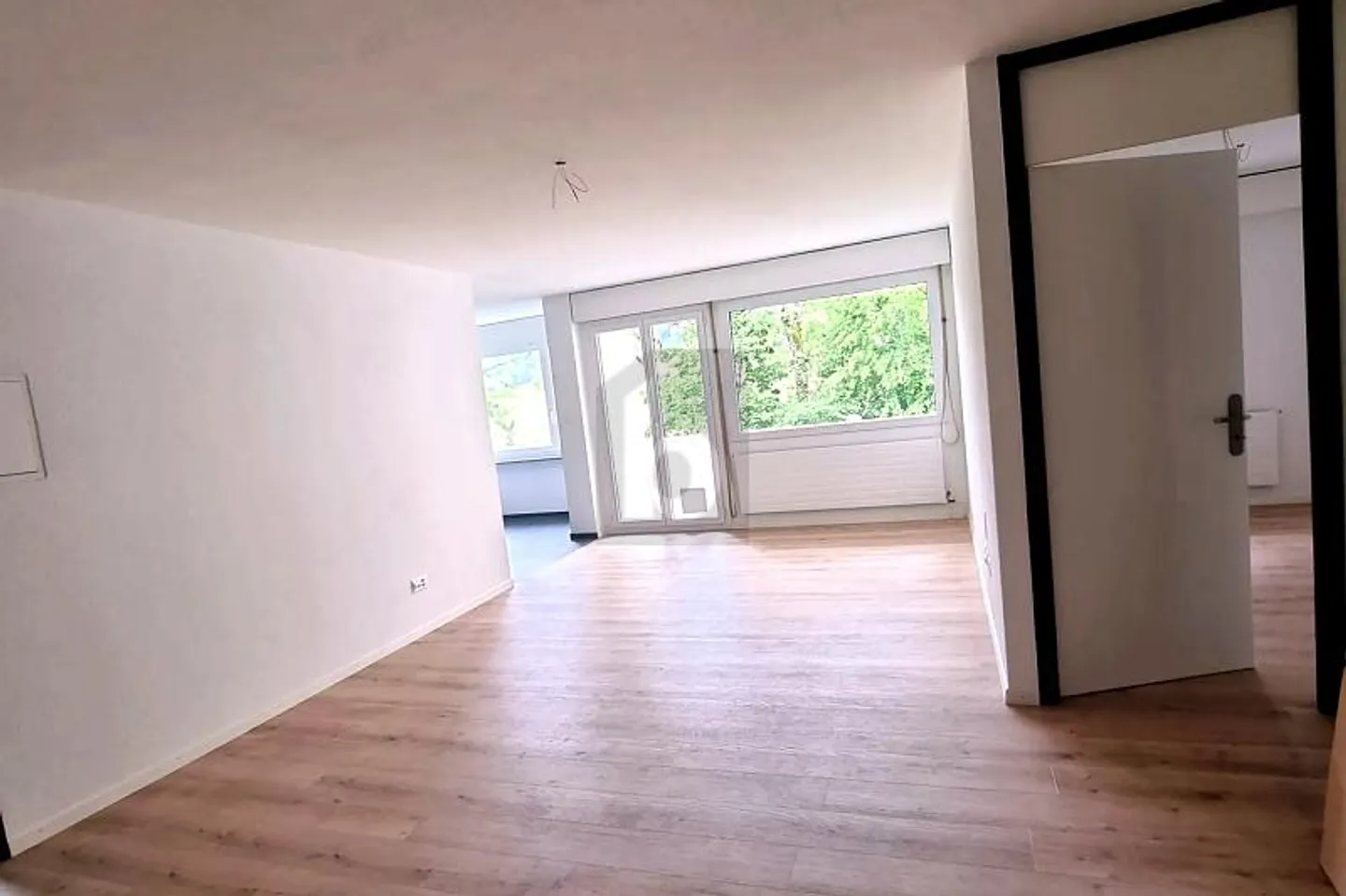 Apartment for rent - Photo 2 of 6