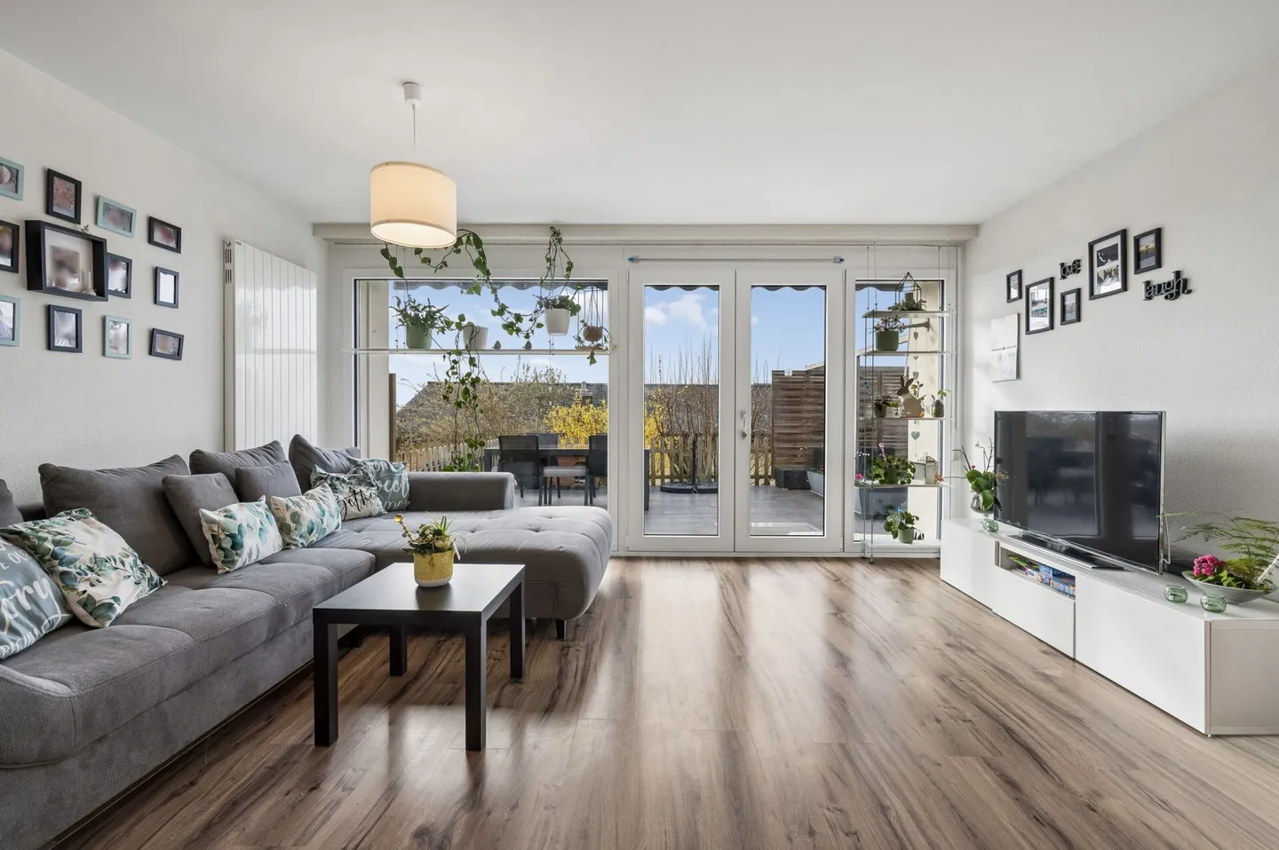 Maison individuelle de 5,5 pièces entièrement rénovée dans un emplacement calme et attrayant à Meinisberg BE - Photo 4 sur 14