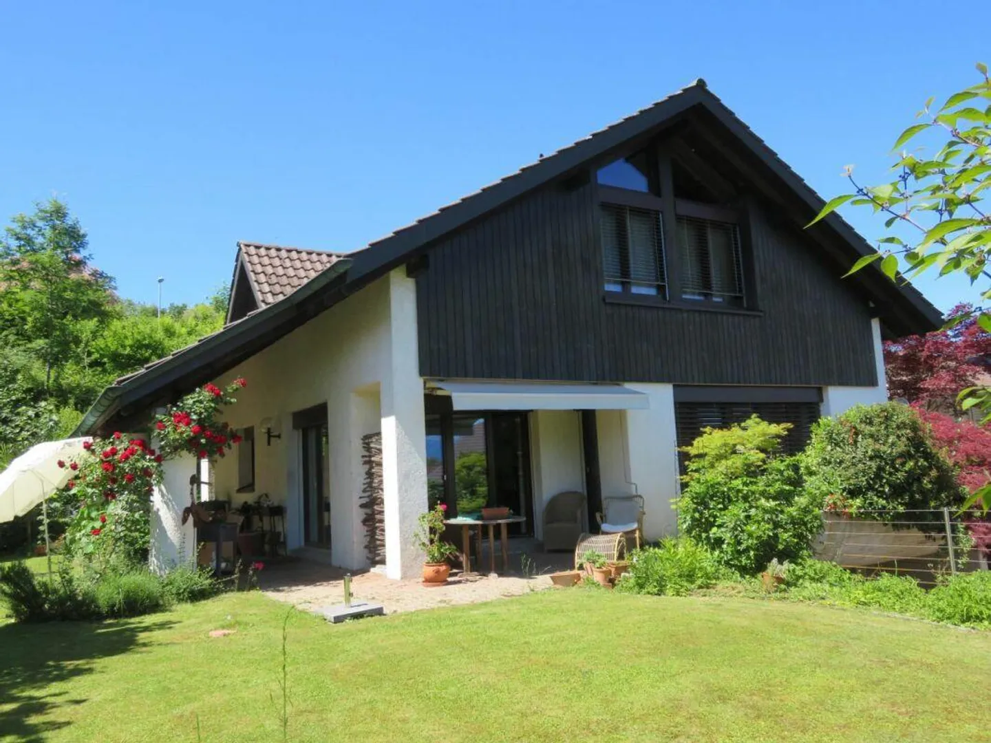 Maison individuelle attrayante avec un environnement bien entretenu - Photo 4 sur 14
