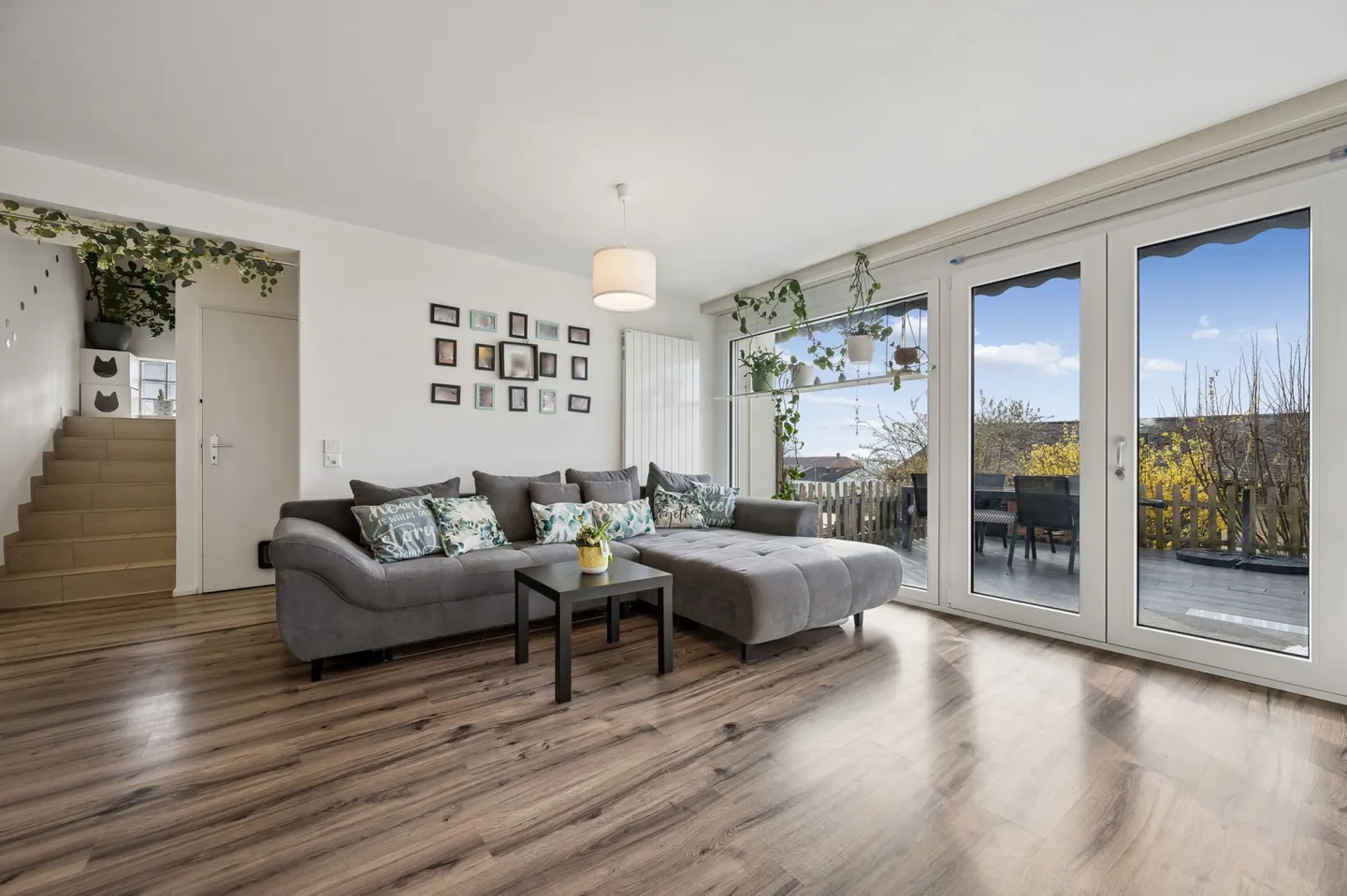 Maison individuelle de 5,5 pièces entièrement rénovée dans un emplacement calme et attrayant à Meinisberg BE - Photo 5 sur 14