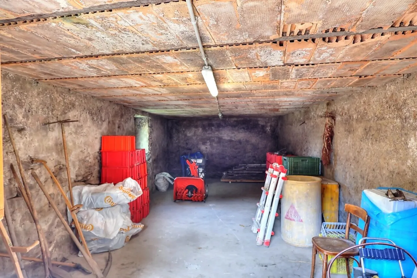 Nel cuore del villaggio, bel potenziale per questo fienile da ristrutturare - Foto 6 di 11