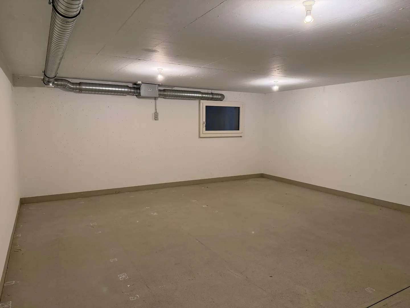 Stanza di stoccaggio/archivio - Foto 3 di 7