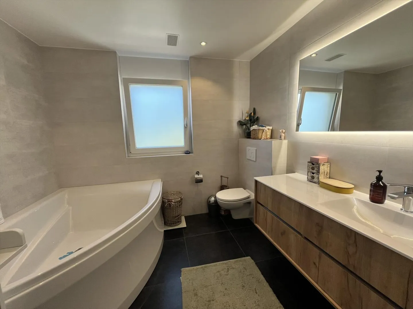AVEC UN JARDIN PRIVÉ, À LA FIN D'UNE IMPASSE - Photo 7 sur 13