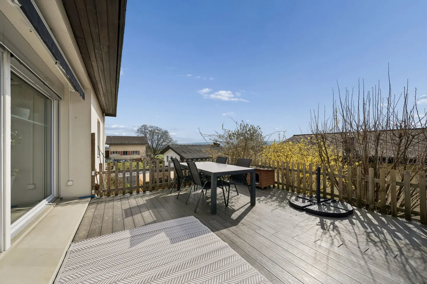 Maison individuelle de 5,5 pièces entièrement rénovée dans un emplacement calme et attrayant à Meinisberg BE - Photo 6 sur 14