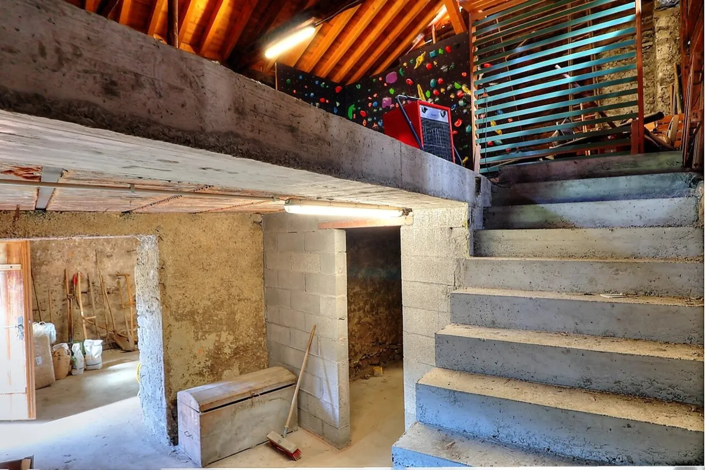 Nel cuore del villaggio, bel potenziale per questo fienile da ristrutturare - Foto 9 di 11