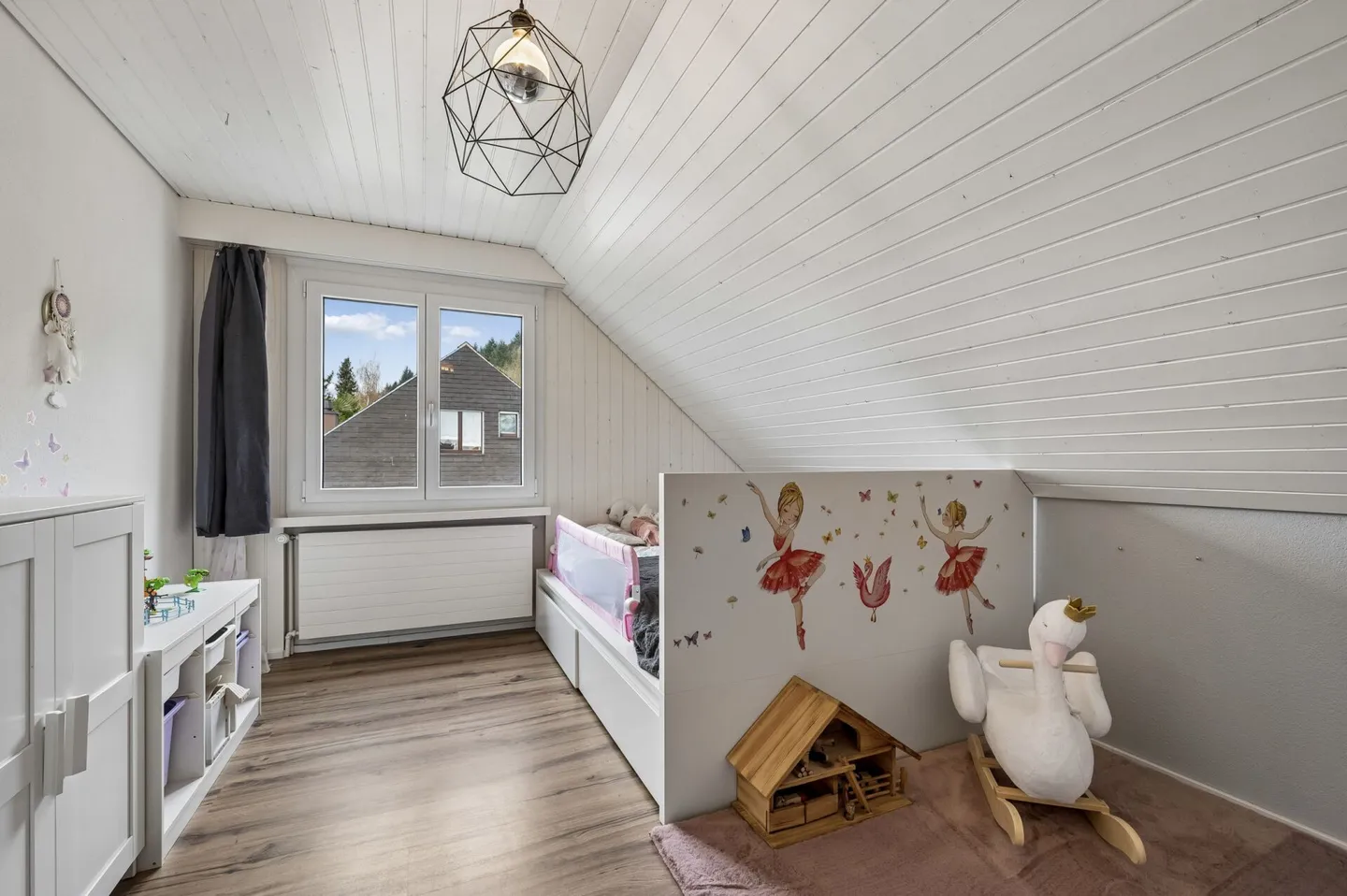 Maison individuelle de 5,5 pièces entièrement rénovée dans un emplacement calme et attrayant à Meinisberg BE - Photo 8 sur 14