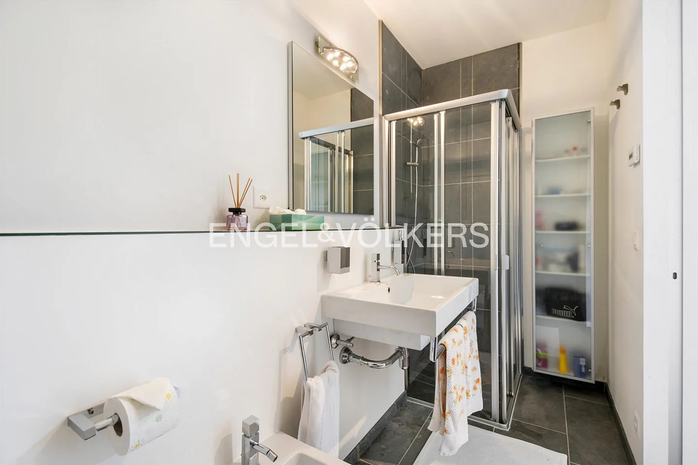 Elegantes modernes Appartement mit Panoramablick - Foto 10 di 19