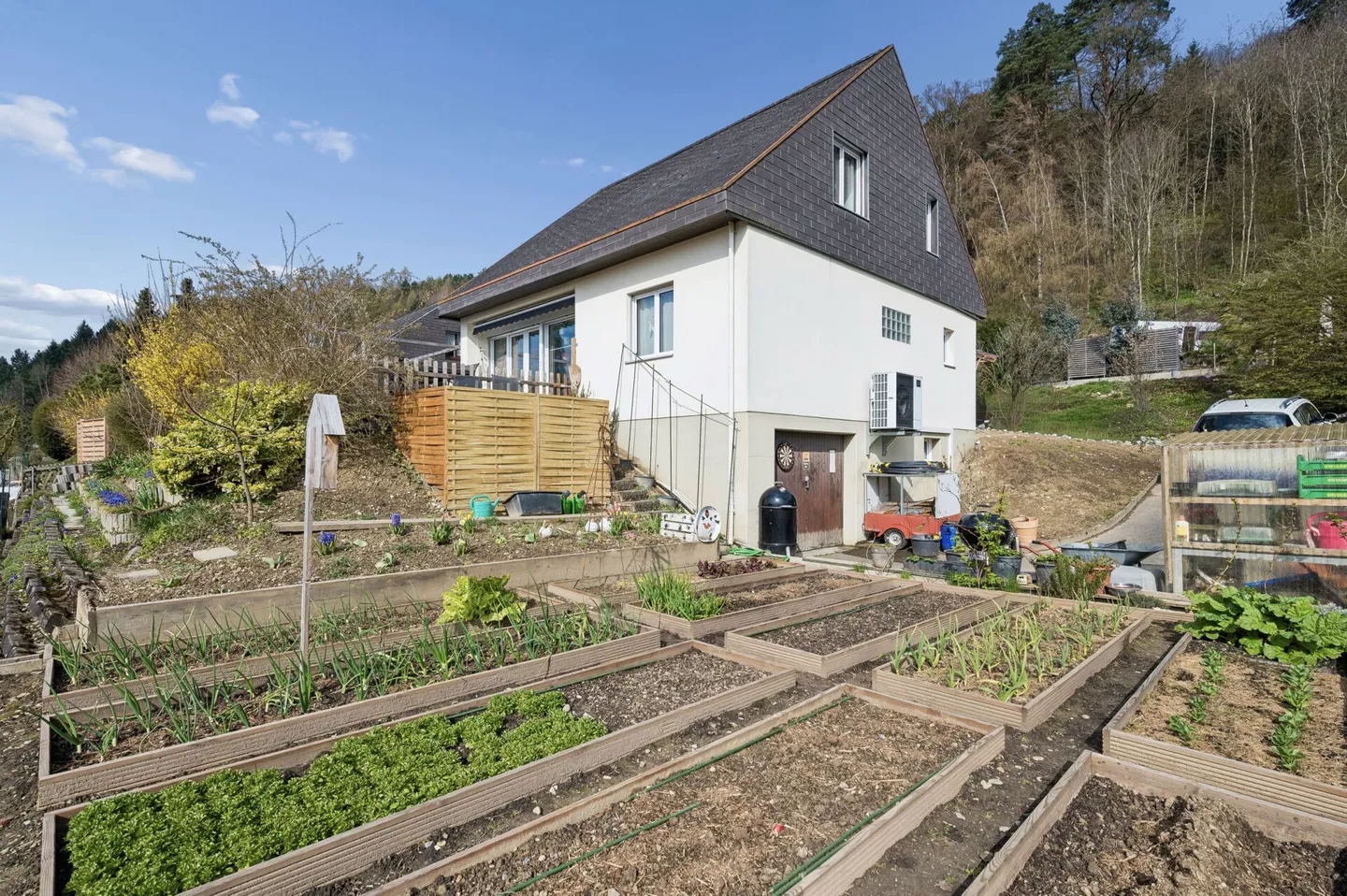 Maison individuelle de 5,5 pièces entièrement rénovée dans un emplacement calme et attrayant à Meinisberg BE - Photo 11 sur 14