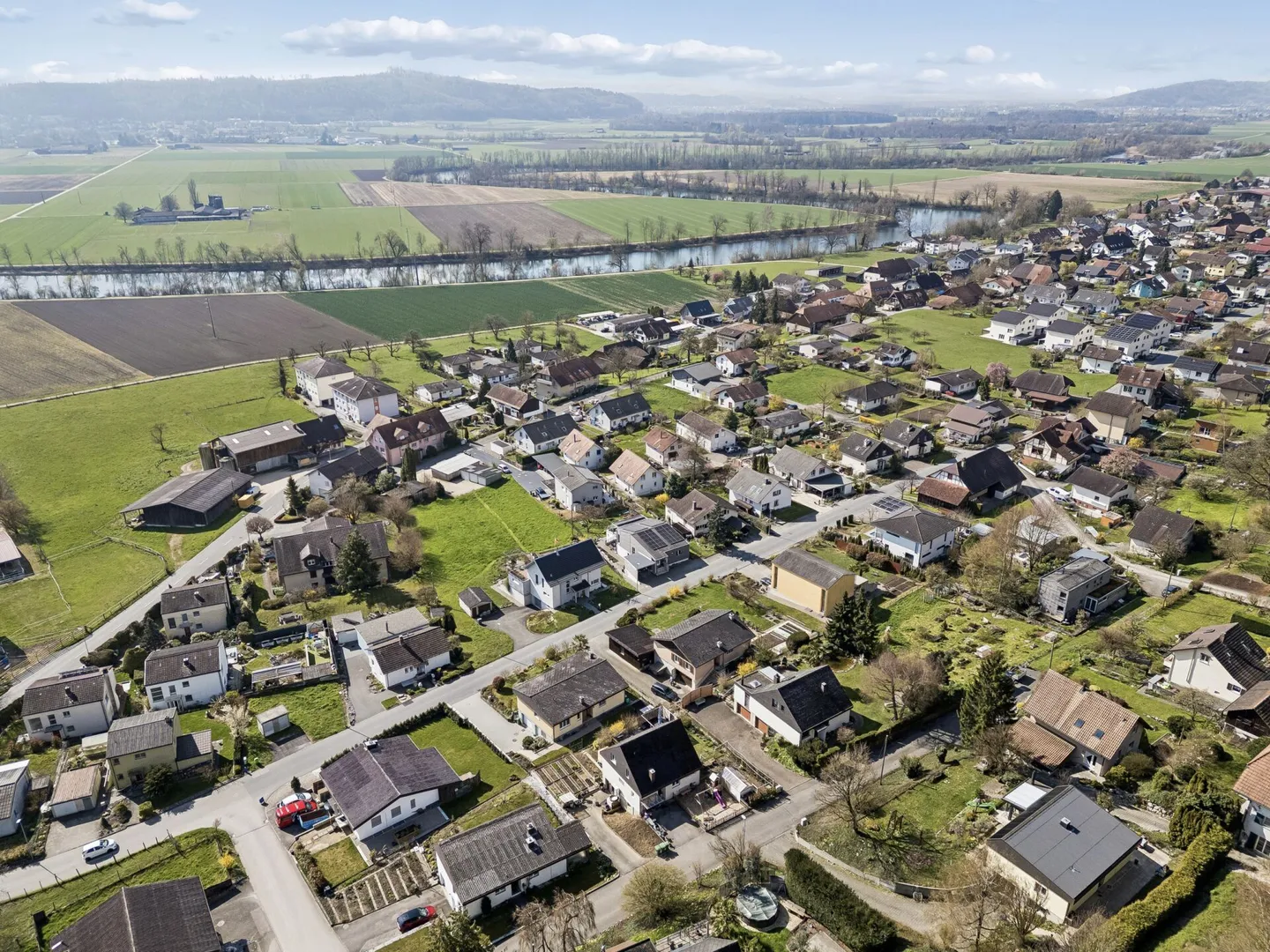 Maison individuelle de 5,5 pièces entièrement rénovée dans un emplacement calme et attrayant à Meinisberg BE - Photo 13 sur 14