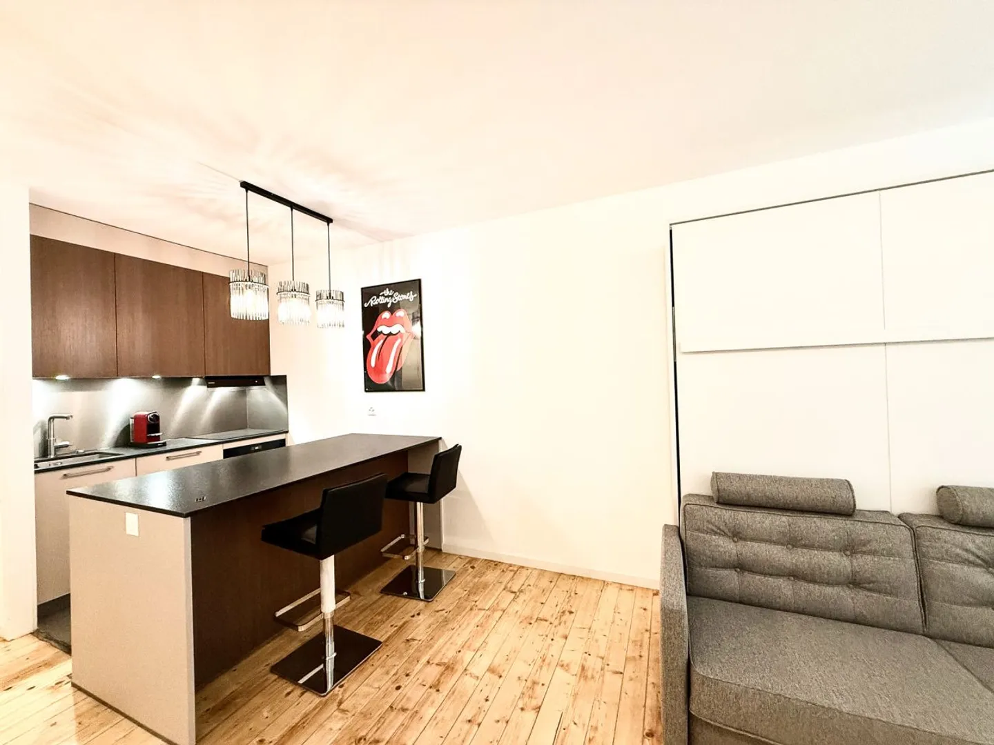 Charming Renovated Studio - Photo 2 of 4