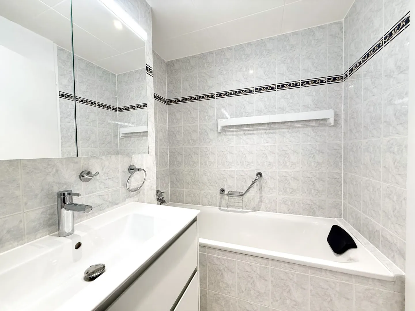 Charming Renovated Studio - Photo 4 of 4