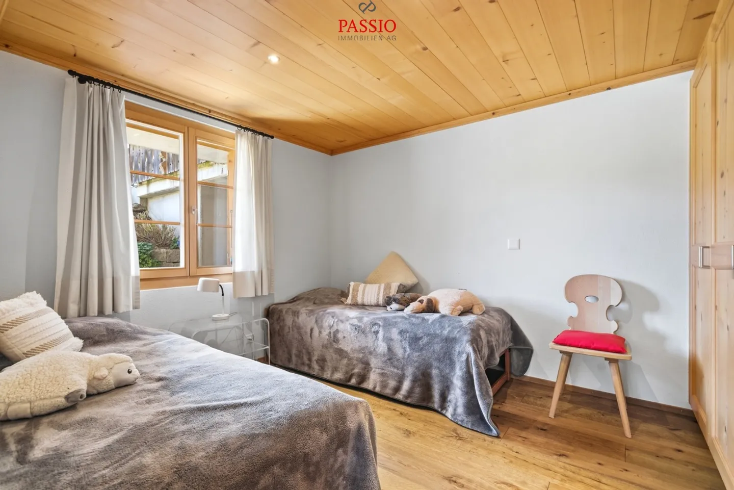 Chalet exclusif de 8,5 pièces avec potentiel locatif et jardin de rêve - Photo 20 sur 38
