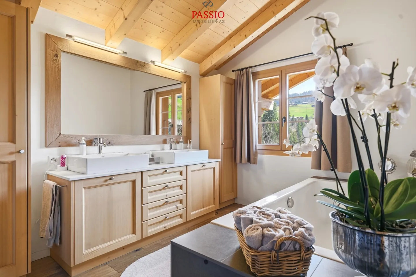 Chalet exclusif de 8,5 pièces avec potentiel locatif et jardin de rêve - Photo 12 sur 38