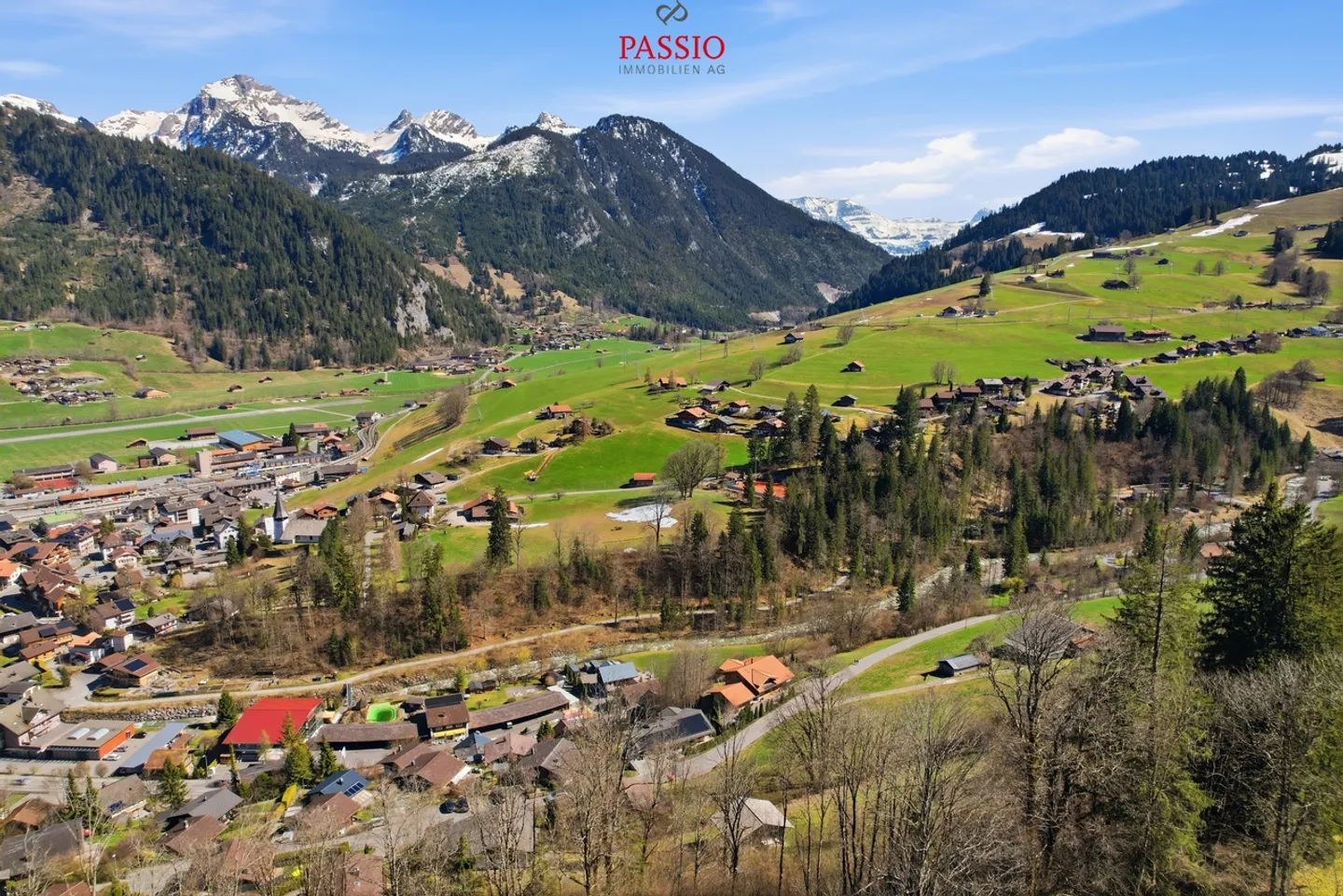 Chalet exclusif de 8,5 pièces avec potentiel locatif et jardin de rêve - Photo 37 sur 38