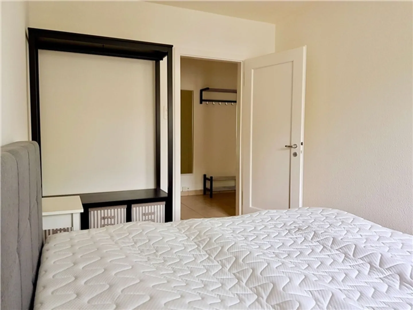 Room in shared apartment in a quiet location - Photo 5 of 12