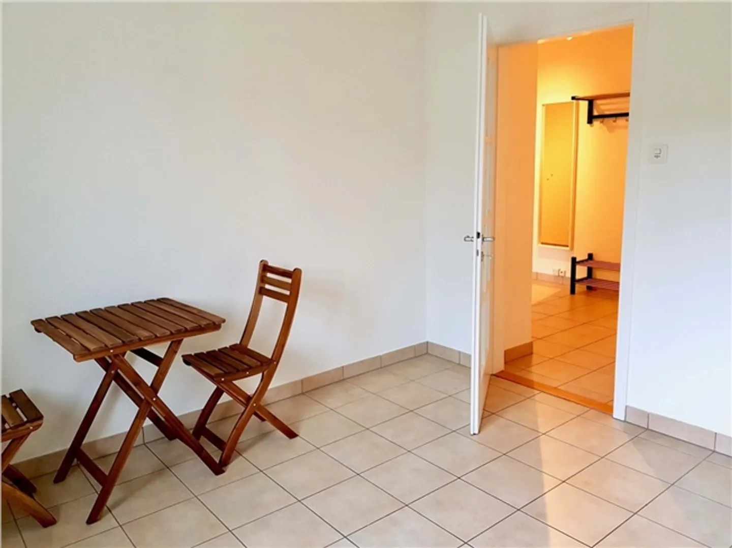 Room in shared apartment in a quiet location - Photo 6 of 12