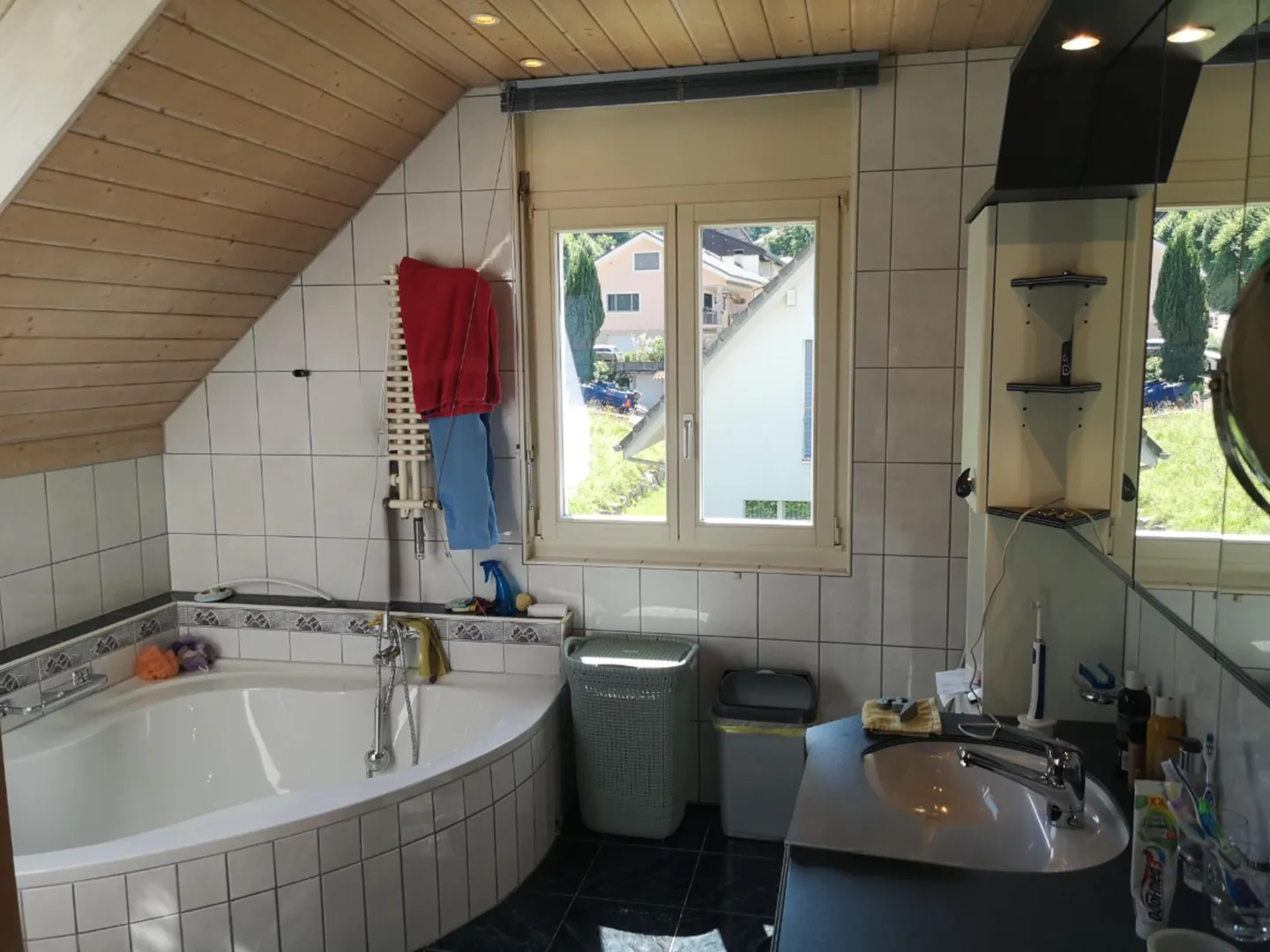 Casa unifamiliare adatta alle famiglie con 5,5 stanze e grande giardino a Gränichen - Foto 12 di 17