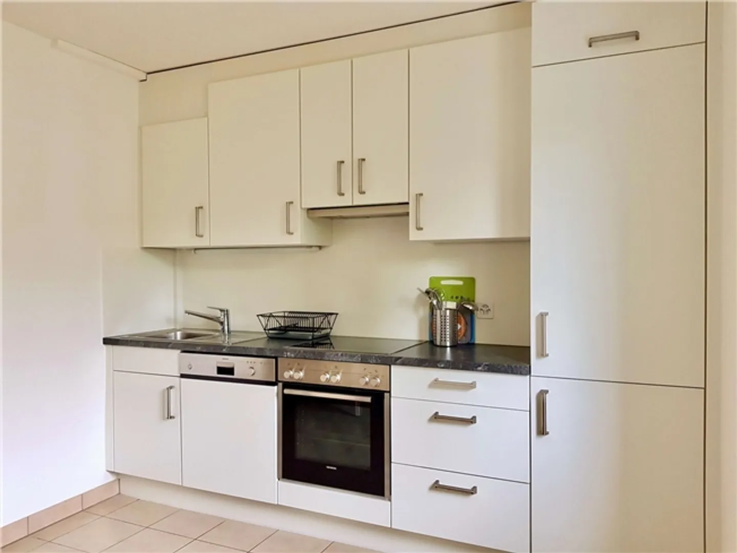 Room in shared apartment in a quiet location - Photo 10 of 12