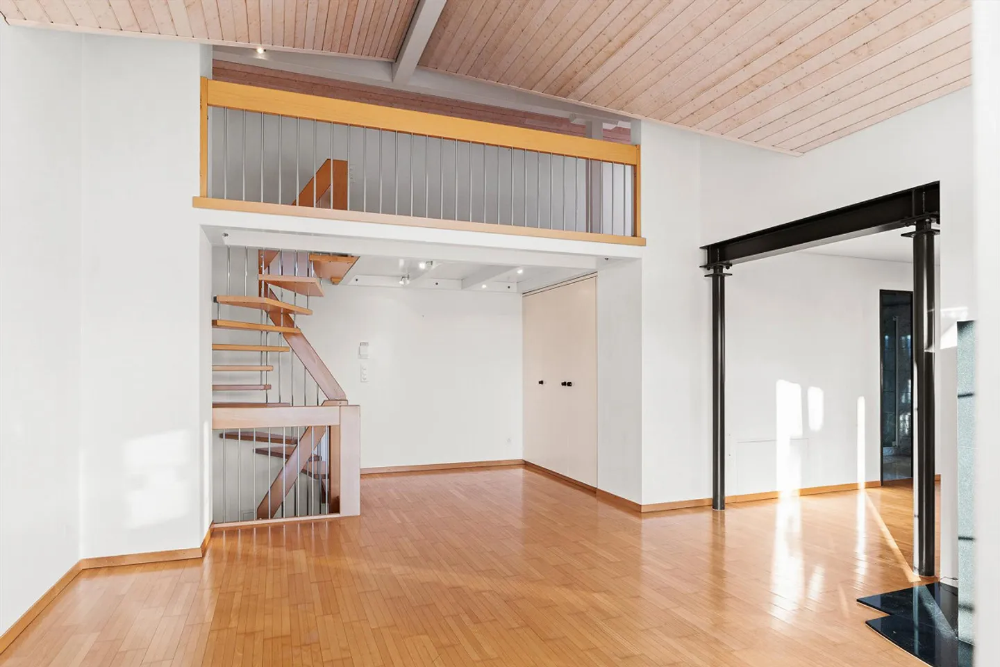 Space, Light and View – Maisonette with Alpine View - Photo 3 of 6