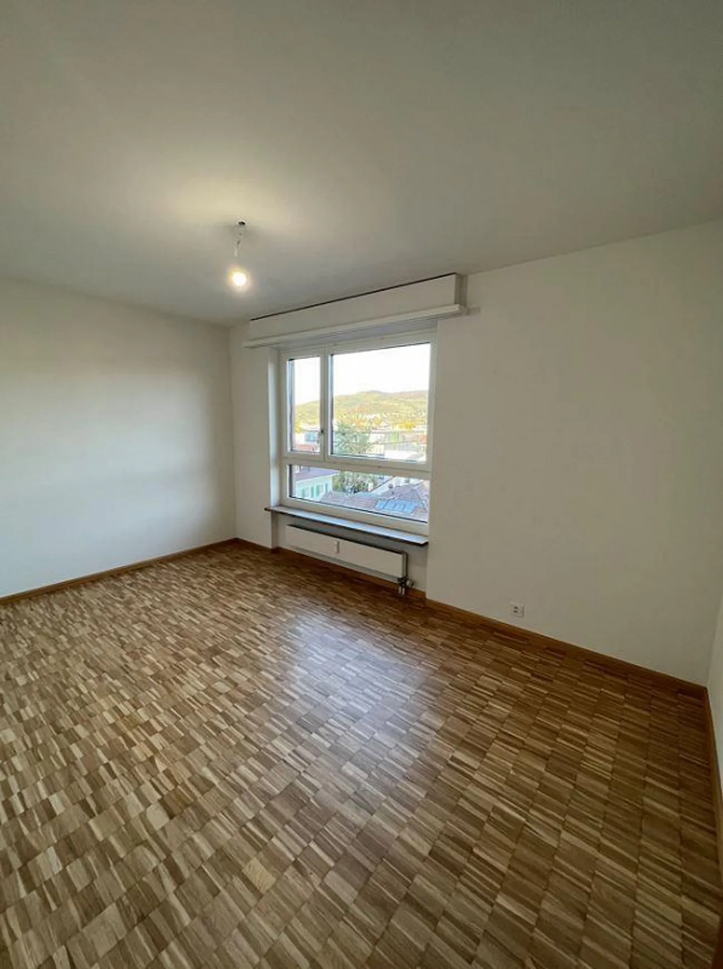 Appartement lumineux de 5,5 pièces au centre de Reinach - Photo 5 sur 9