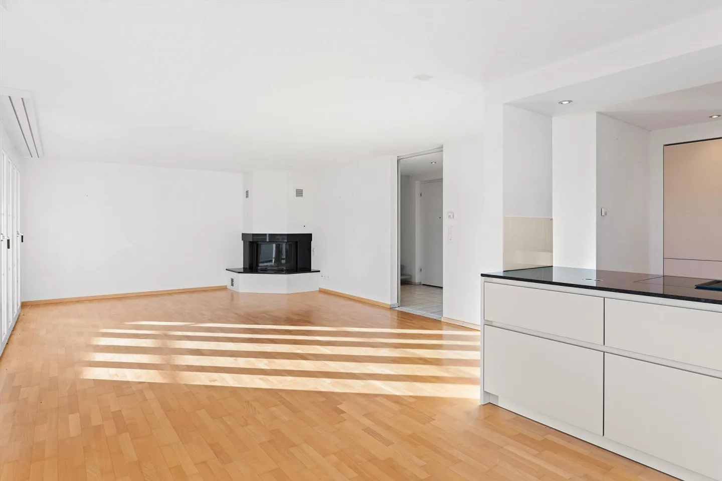 Space, Light and View – Maisonette with Alpine View - Photo 1 of 6