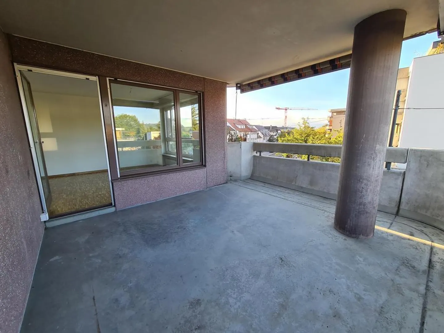 Appartement lumineux de 5,5 pièces au centre de Reinach - Photo 8 sur 9