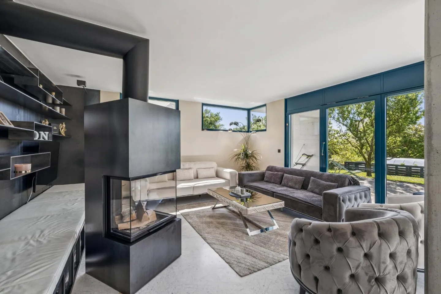 Magnifica villa individuale con grandi stanze - Foto 3 di 13