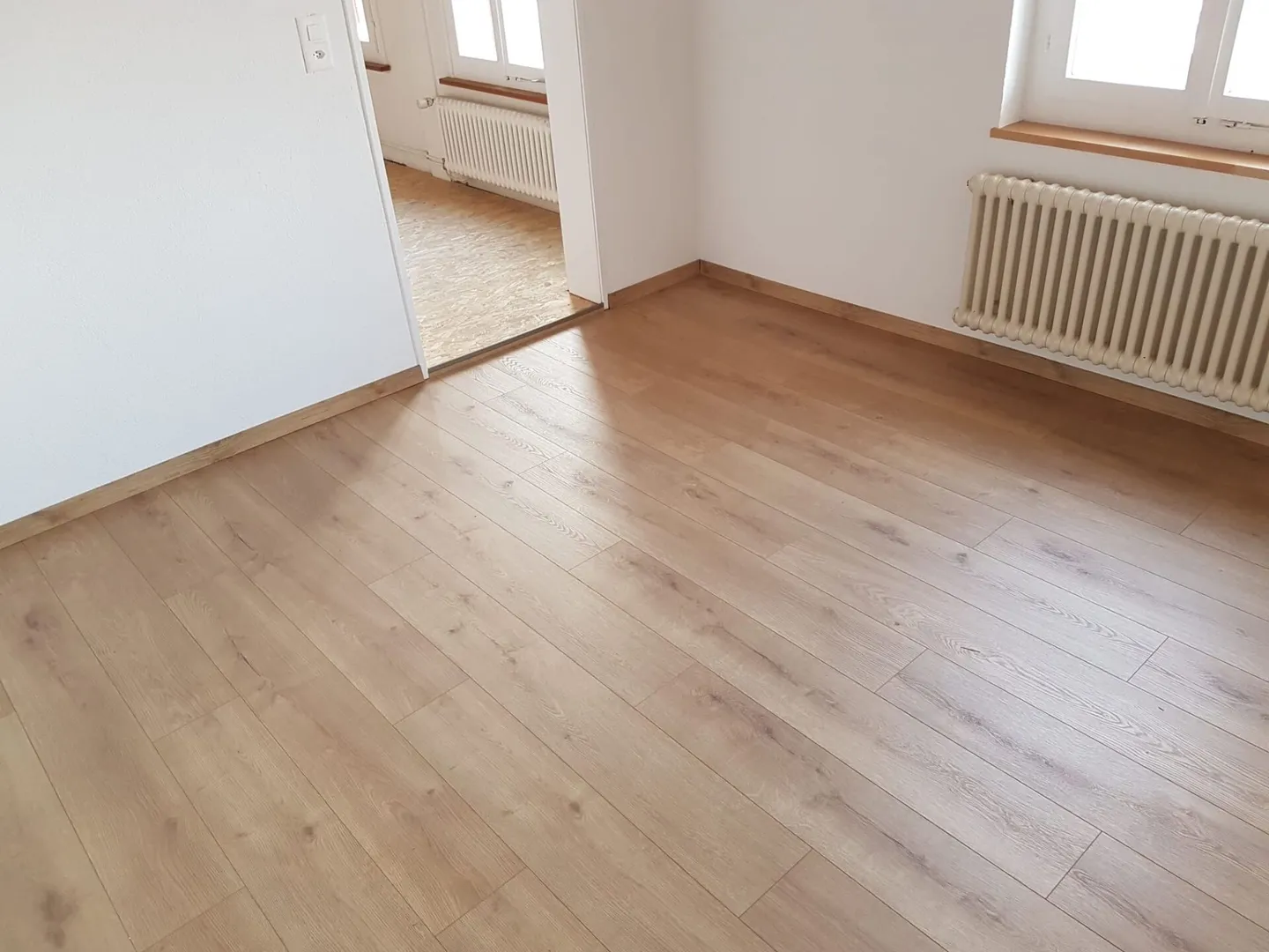 Edificio storico al confine della foresta - Foto 8 di 9