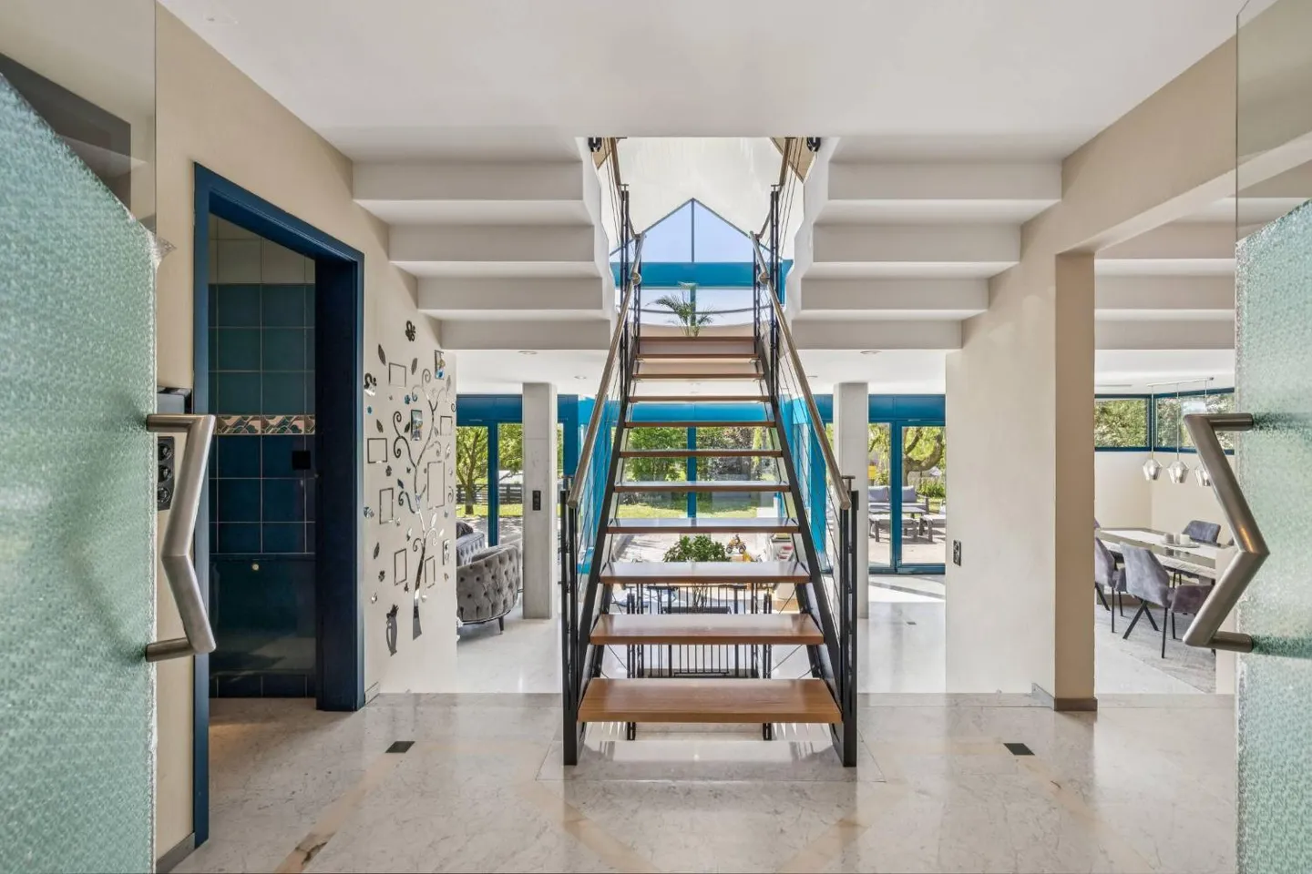 Magnifica villa individuale con grandi stanze - Foto 7 di 13
