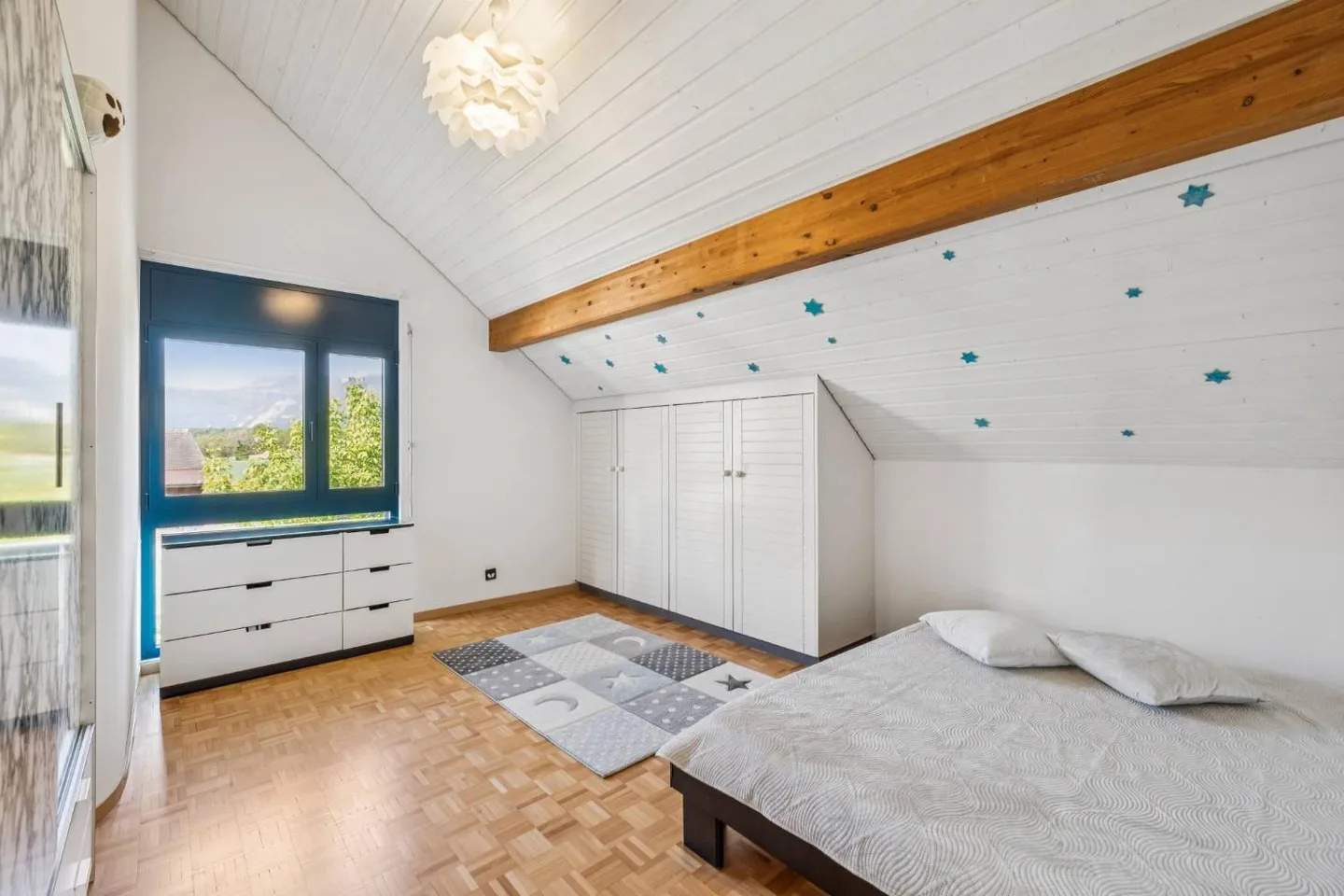 Magnifica villa individuale con grandi stanze - Foto 12 di 13